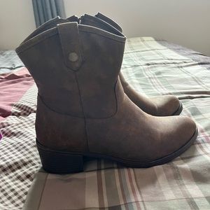 BRAND NEW Rampage Womens Ankle Cowboys Boots Size 11